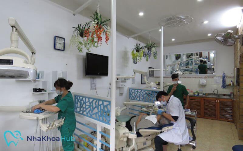 Không gian rộng, đầy đủ thiết bị phục vụ khách hàng