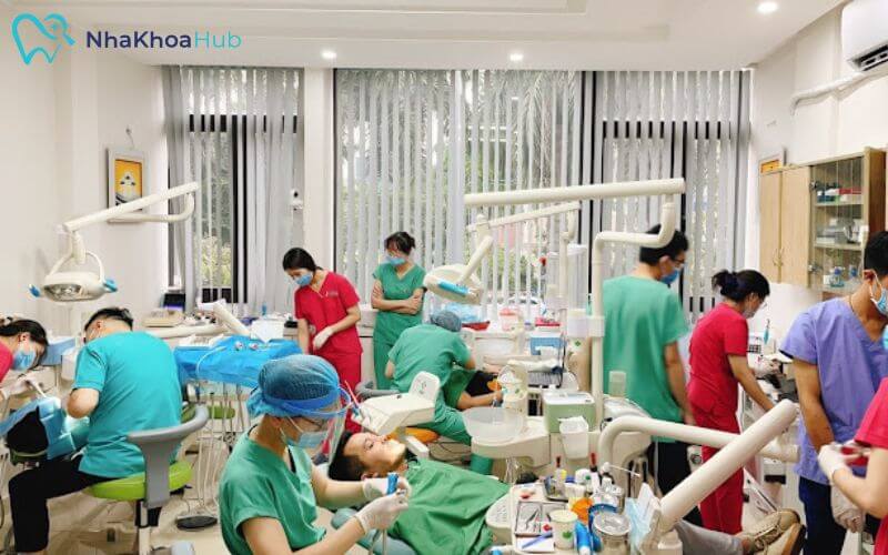 Đội ngũ nhân viên giàu kinh nghiệm, nhiệt tình chu đáo Đội ngũ nhân viên giàu kinh nghiệm, nhiệt tình chu đáo