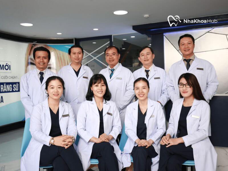 Bác sĩ tại nha khoa Thế Hệ Mới