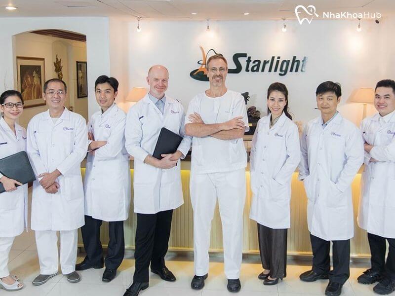 Đội ngũ bác sĩ nha khoa Starlight Quận 3
