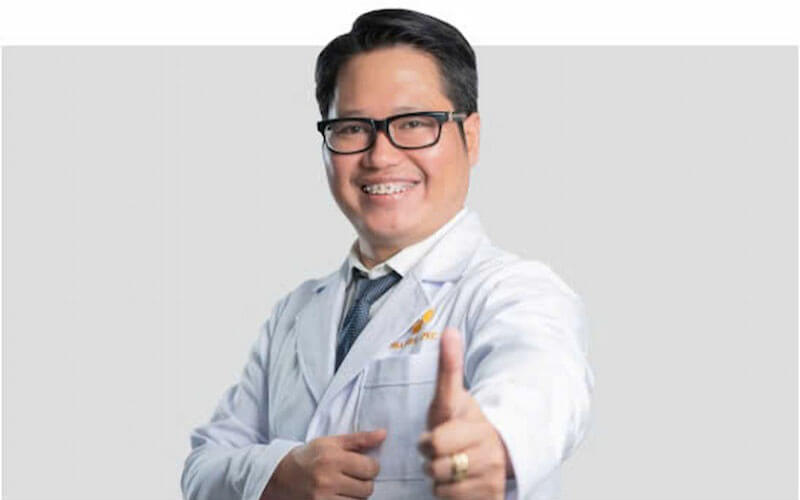 Bác sĩ Đạt Hoàng chuyên gia hàng đầu thẩm mỹ nha khoa