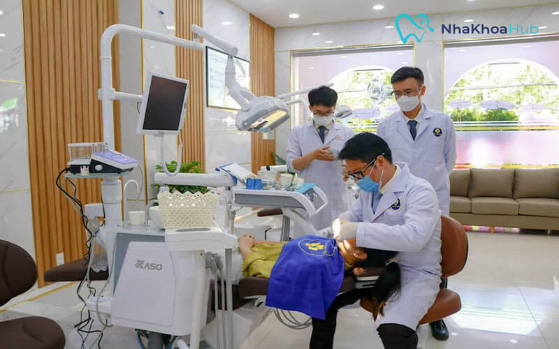 Bác sĩ Đạt Hoàng cùng đội ngũ cộng sự tài năng