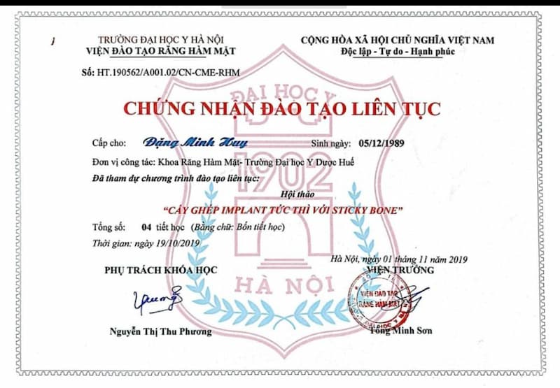 Bác sĩ Đặng Minh Huy được đào tạo chuyên khoa về răng hàm mặt
