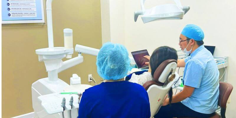 Người bệnh nghe tư vấn trực tiếp để đưa ra quyết định điều trị