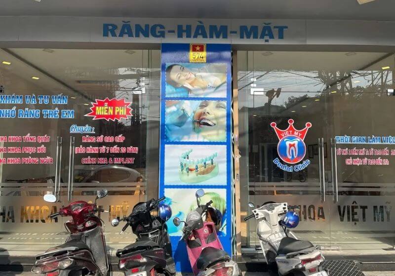 Họ không chỉ vững chuyên môn mà còn tận tâm trong từng khâu điều trị, mang đến kết quả thẩm mỹ cao với độ bền lâu dài cho người bệnh.