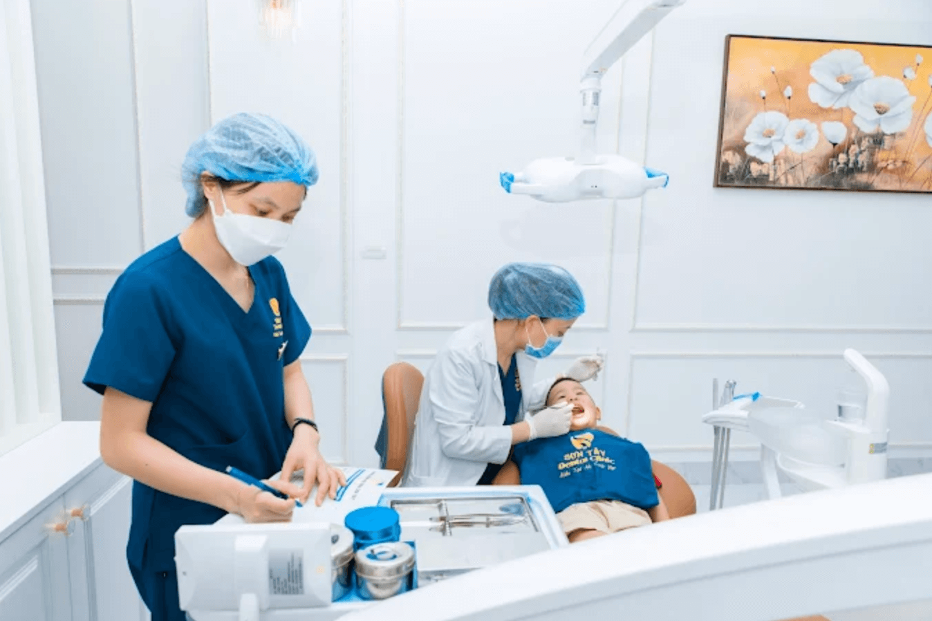 Phòng khám được trang bị đầy đủ các thiết bị hiện đại