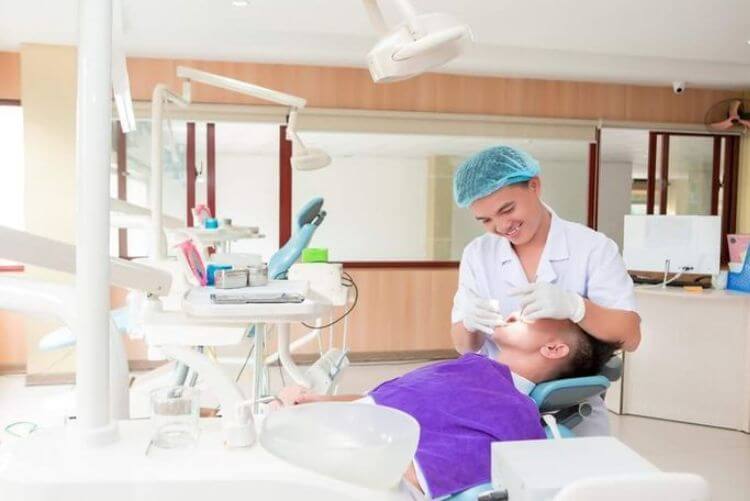 Phòng nha Dentist Quân có hệ thống máy móc tân tiến
