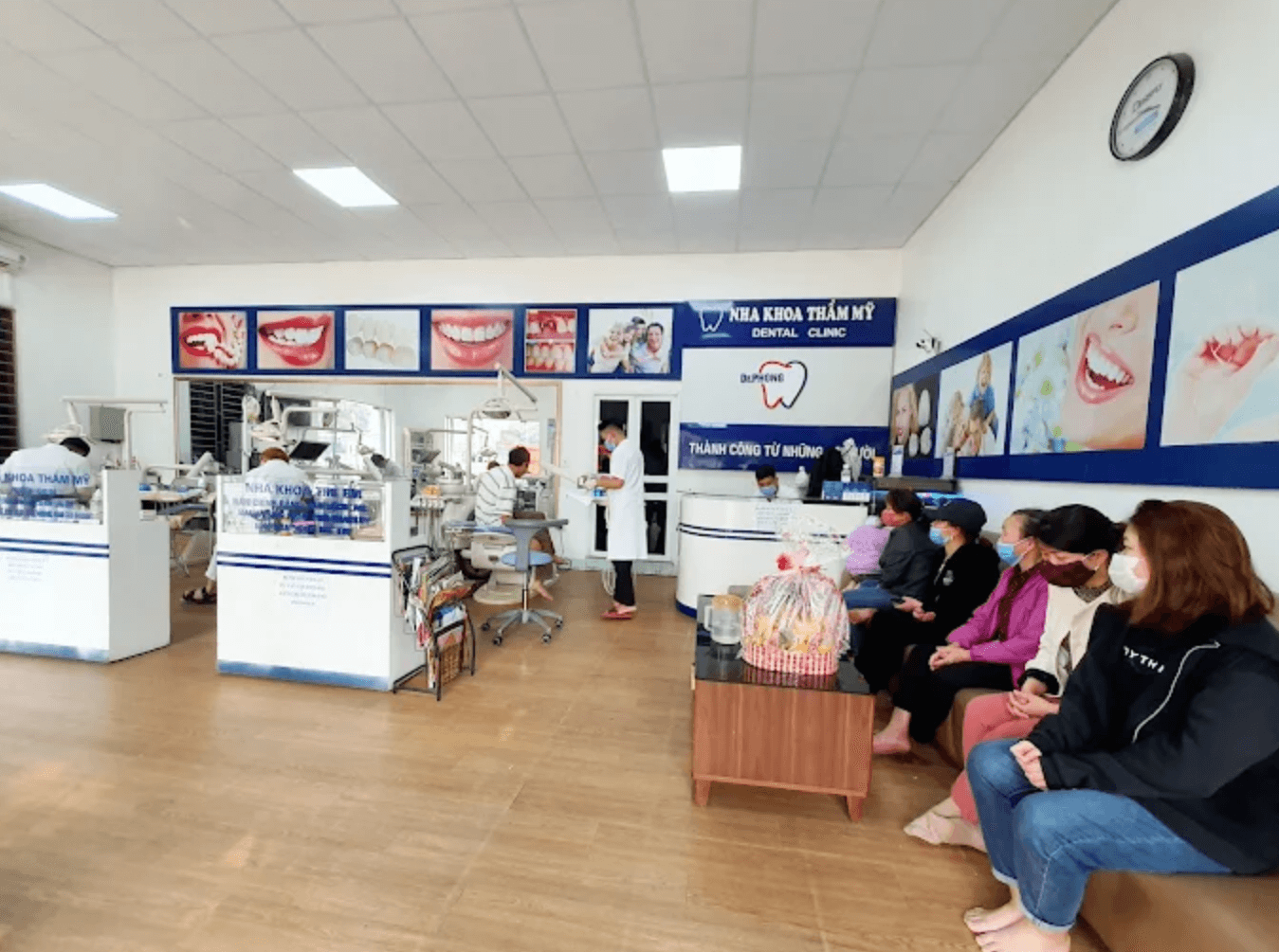 Không gian khám chữa bệnh sạch sẽ, thoáng đãng