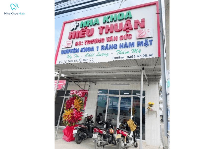 Nha Khoa Hiếu Thuận nổi bật nhờ đội ngũ bác sĩ tận tâm, giàu kinh nghiệm