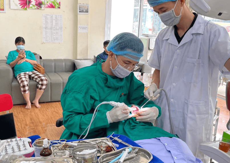 Nha khoa lâu năm, được người dân địa phương tin tưởng