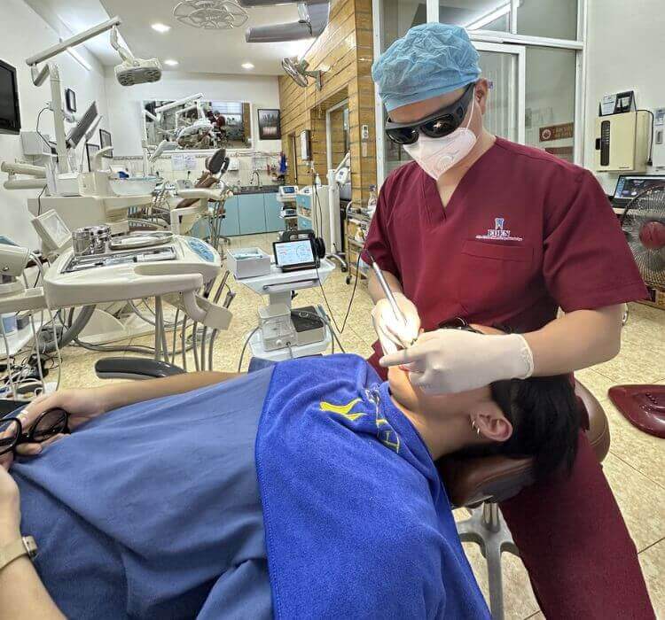 Bác sĩ tại Eden từng tu nghiệp ở nước ngoài