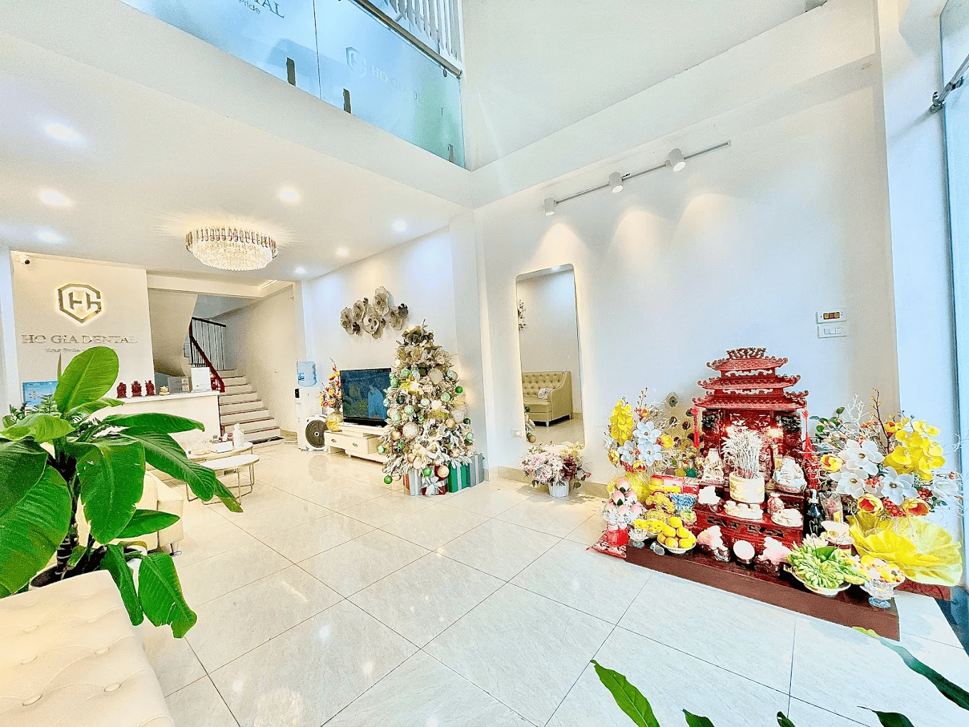 Nha khoa Hồ Gia là một trong những địa chỉ tiêu biểu cho cụm dân cư Văn Điển