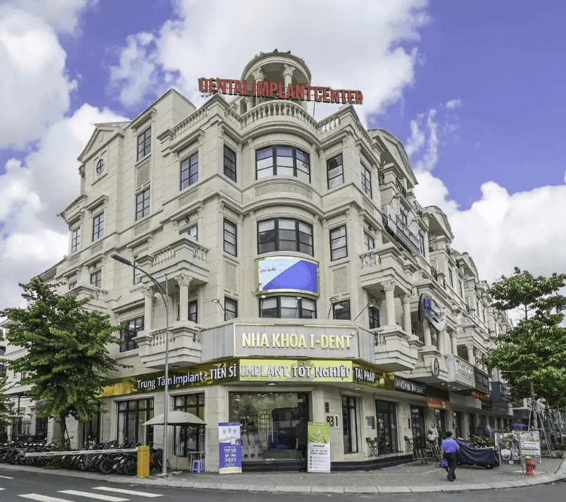 Vị trí nha khoa nổi bật, dễ dàng nhận biết từ xa