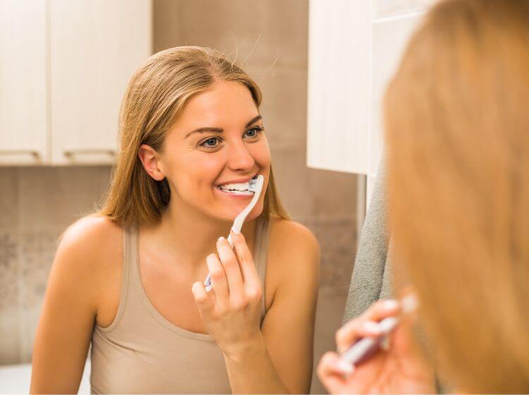 Chải sạch các mặt của răng giúp loại bỏ vi khuẩn